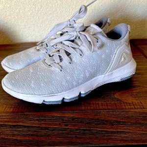 Women’s size 6 Reebok DMX